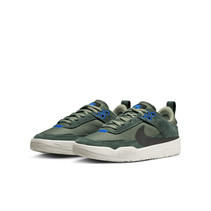 Nike SB Day One SB 'Vintage Green' (GS) Angle 2