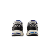 New Balance 1906R Metallic Silver Blue Angle 4