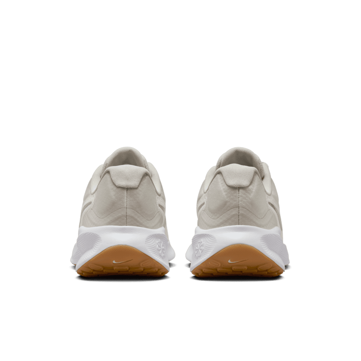 Nike Revolution 7 Road Angle 3