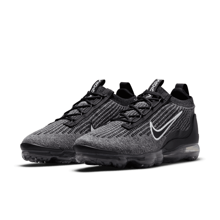 Nike Air Vapormax 2021 Flyknit 'Oreo' Angle 2