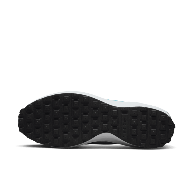 Nike Waffle Debut Angle 0