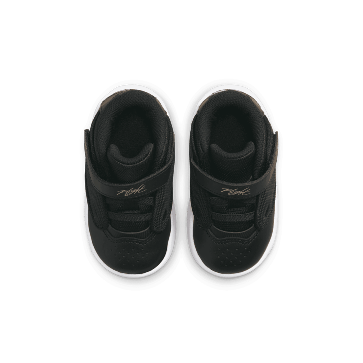 Jordan Max Aura 4 (TD) Angle 1