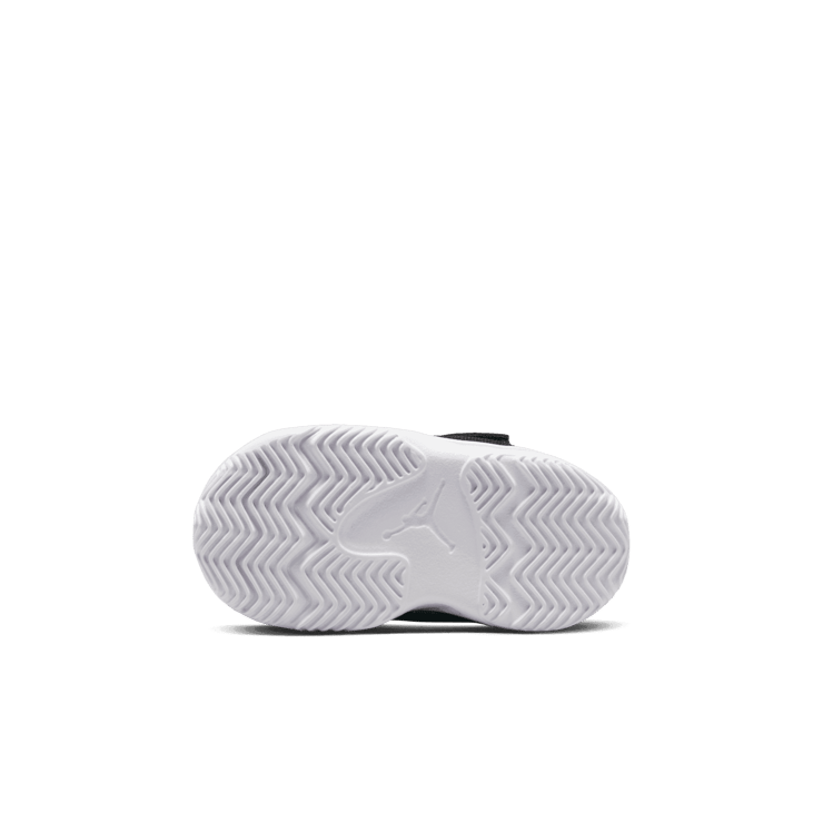 Jordan Max Aura 4 (TD) Angle 0