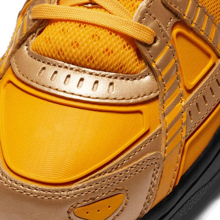 Nike Air Rubber Dunk Off-White University Gold Angle 4
