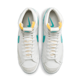 Nike Blazer Mid '77 Vintage Angle 1