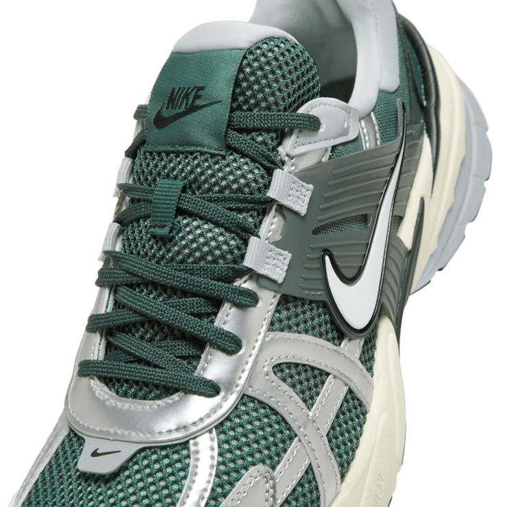 Nike V2K Run Angle 4