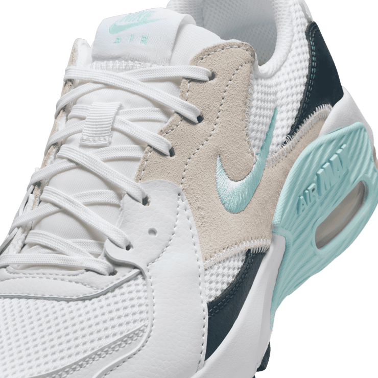 Nike Air Max Excee Angle 4