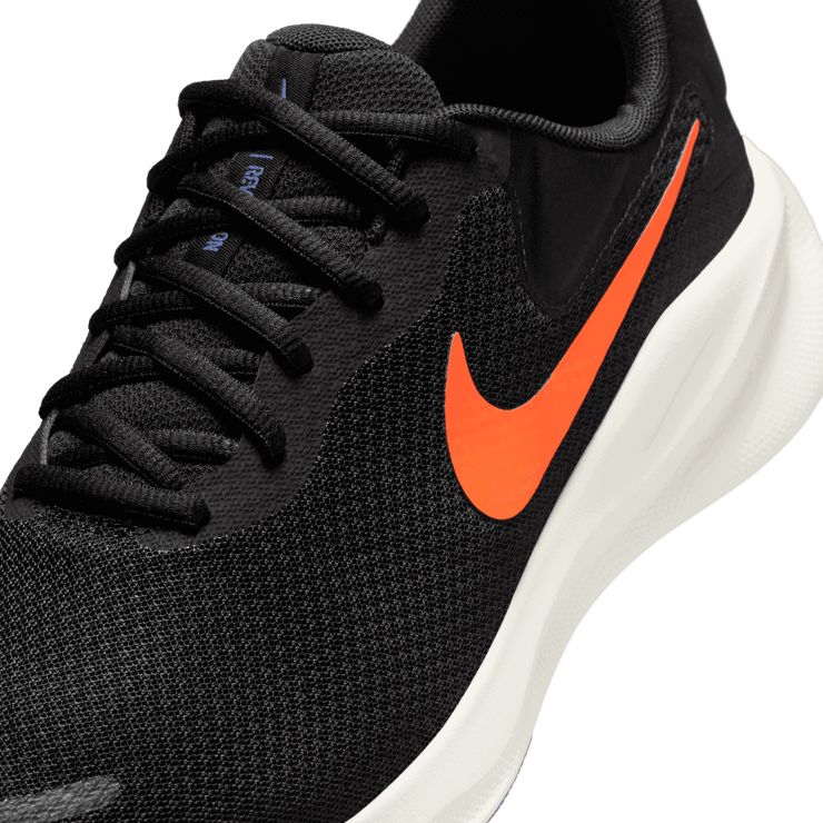 Nike Revolution 7 Road (Extra Wide) Angle 4