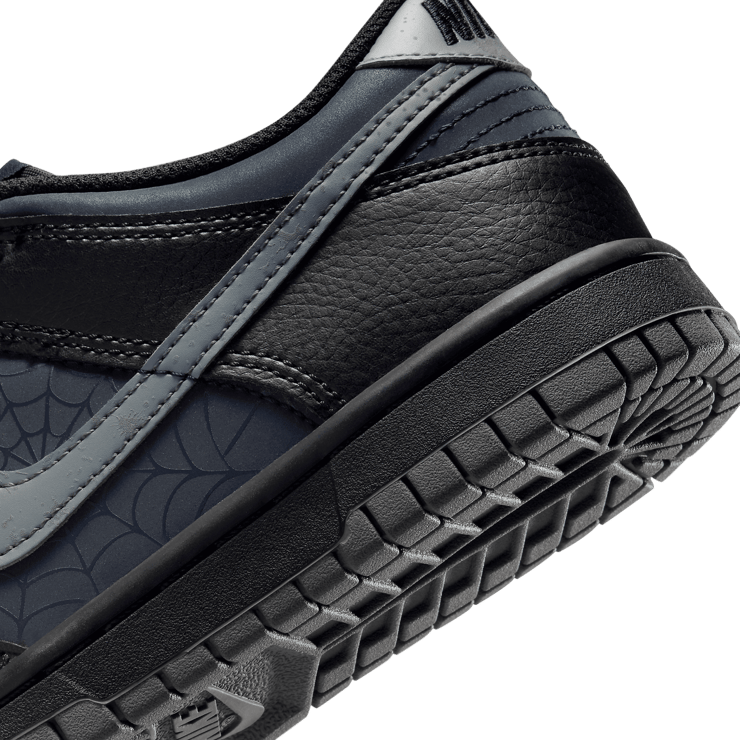 Nike Dunk Low Trick or Treat (GS) Angle 5