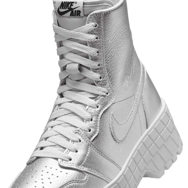 Air Jordan 1 High Brooklyn 'Metallic Silver' (W) Angle 4