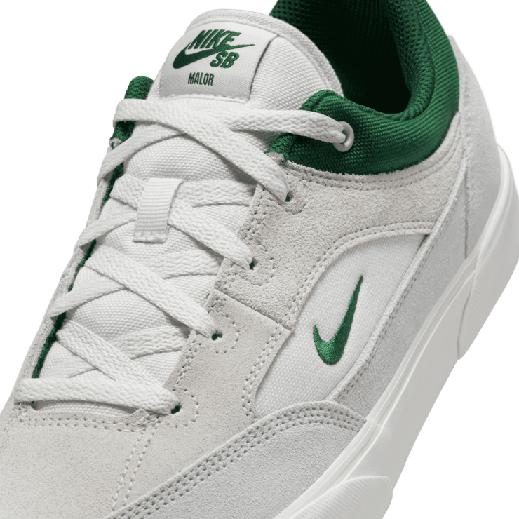 Nike SB Malor SB 'Platinum Tint Fir' Angle 4