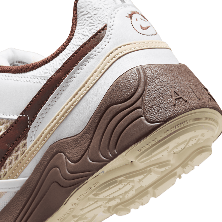 【Nike x Travis Scott】 Zoom Field Jaxx HQ3073-100 Travis Scott's Nike Zoom Field Jaxx White Chocolate Releases