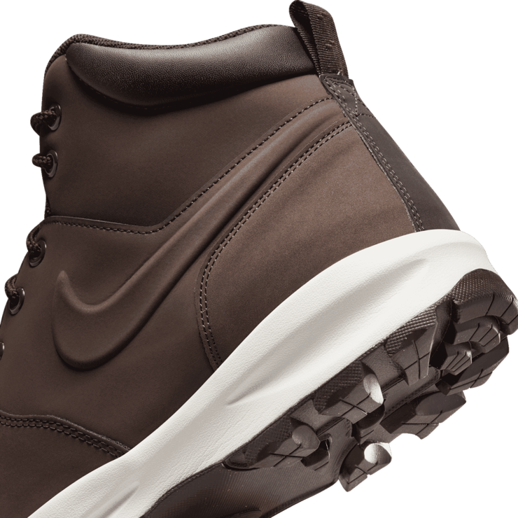 Nike Manoa Leather SE Boots Angle 5