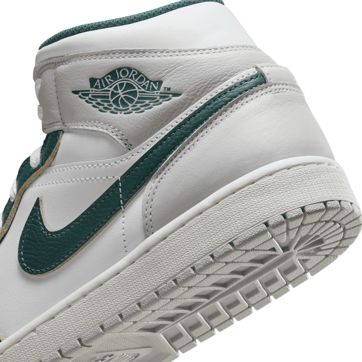 Air Jordan 1 Mid SE Oxidized Green Angle 5