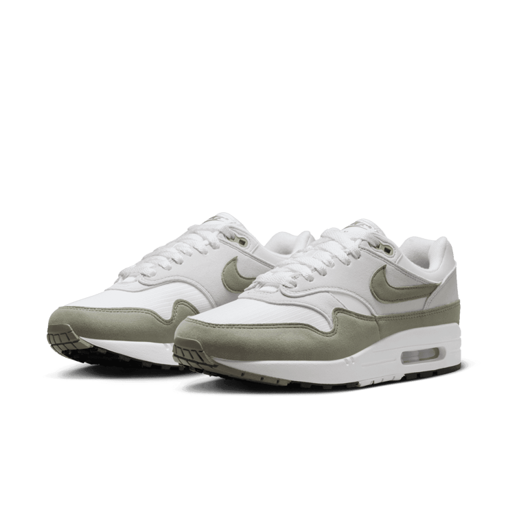 Nike Air Max 1 'Light Army' (W) Angle 2