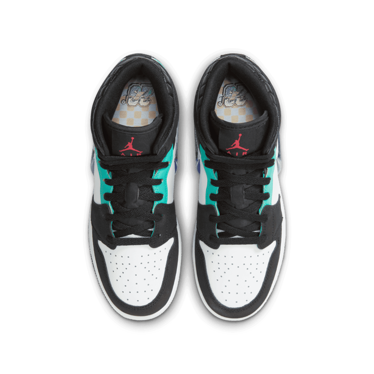 Air Jordan 1 Mid SE (GS) Angle 1