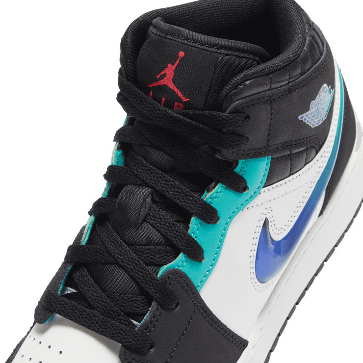 Air Jordan 1 Mid SE (GS) Angle 4