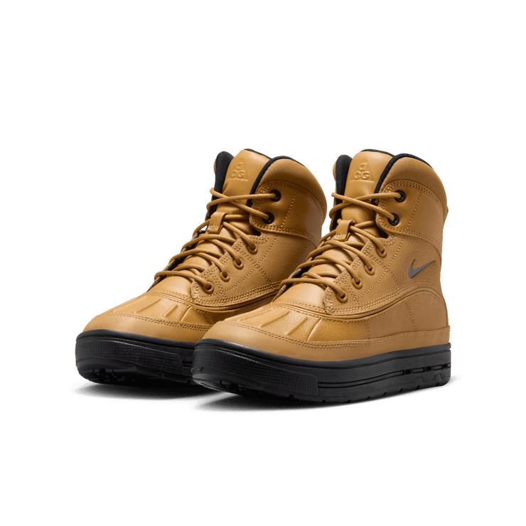 Nike Woodside 2 High Boots (GS) Angle 2