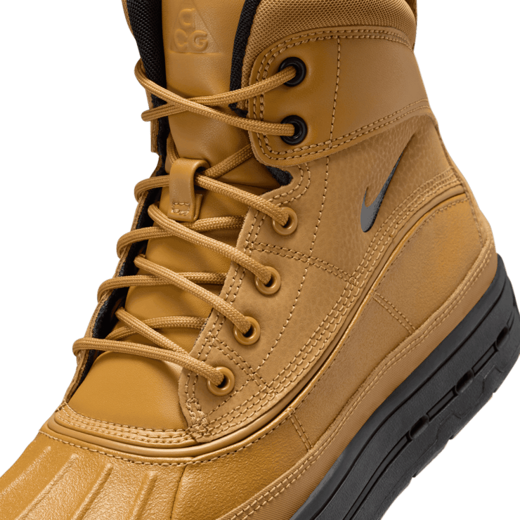 Nike Woodside 2 High Boots (GS) Angle 4