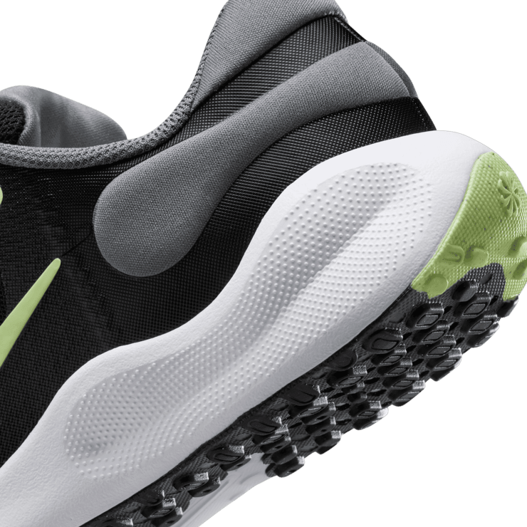 Nike Revolution 7 (GS) Angle 5