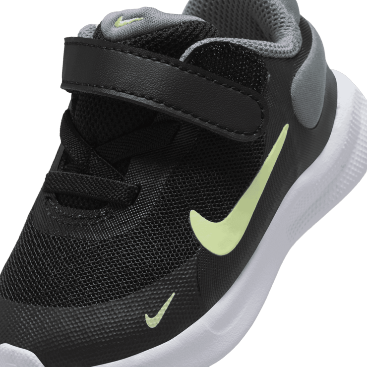 Nike Revolution 7 (TD) Angle 4