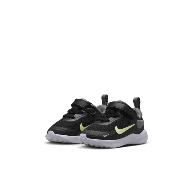 Nike Revolution 7 (TD) Angle 2