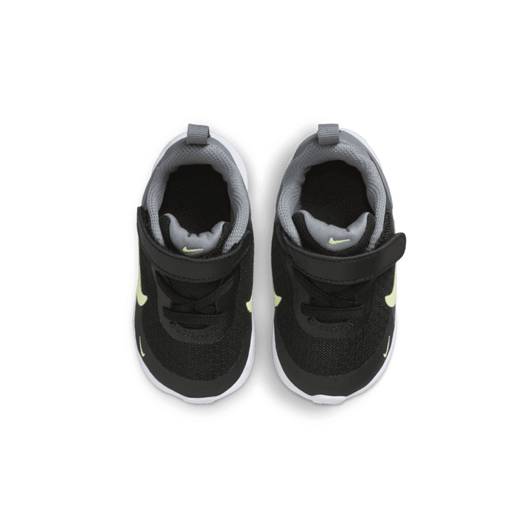 Nike Revolution 7 (TD) Angle 1