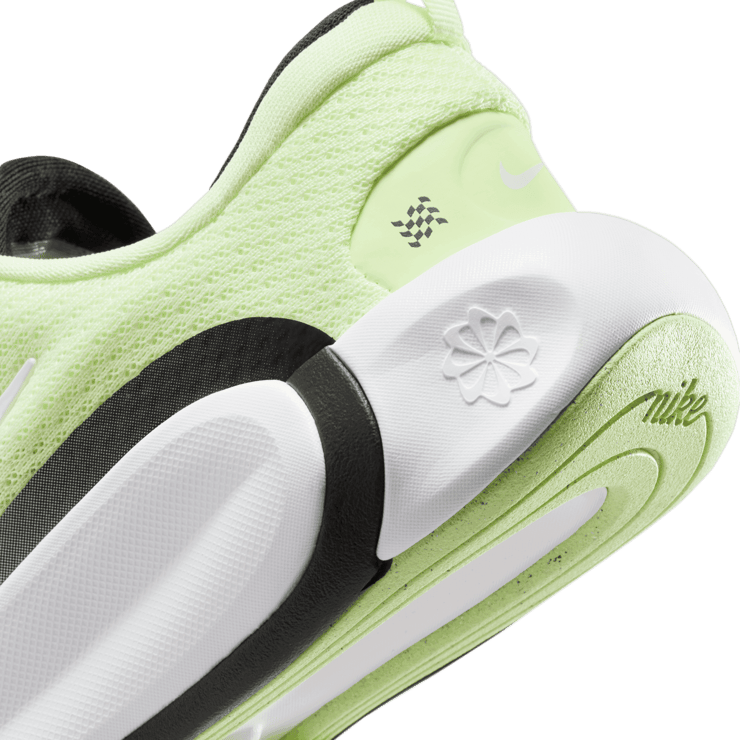 Nike Infinity Flow 'Barely Volt' (GS) Angle 5
