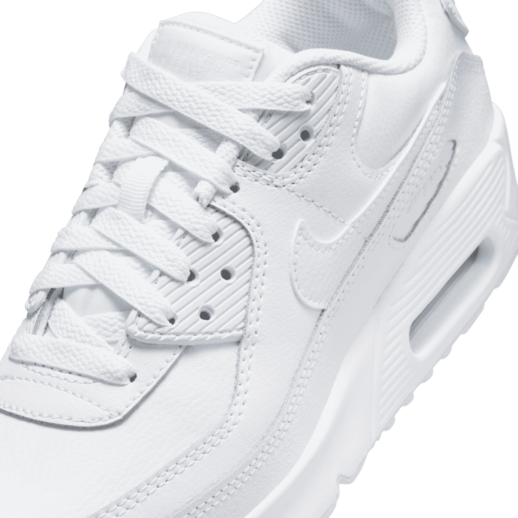 Nike Air Max 90 (GS) Angle 4