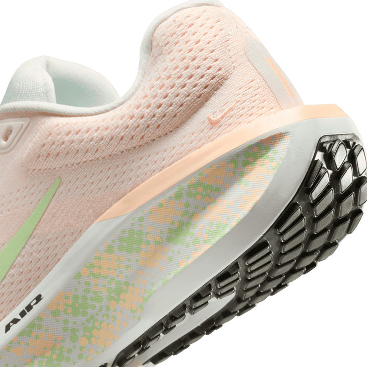 Nike Air Winflo 11 Road Angle 5