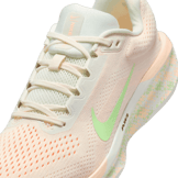 Nike Air Winflo 11 Road Angle 4