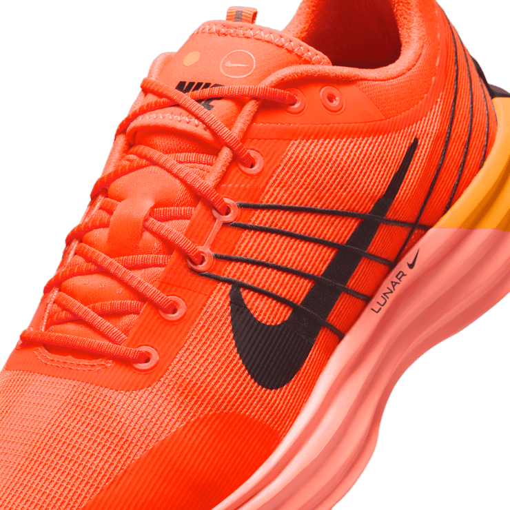 Nike Lunar Roam Hyper Crimson Angle 4
