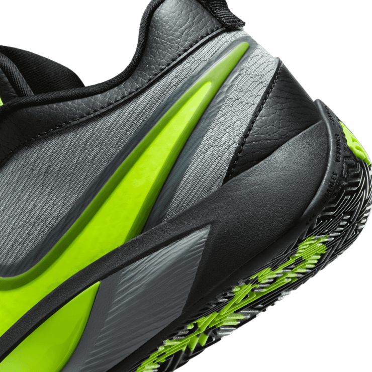 Nike Giannis Freak 6 Niaja (GS) Angle 5