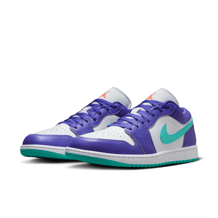 Air Jordan 1 Low Hornets Angle 2