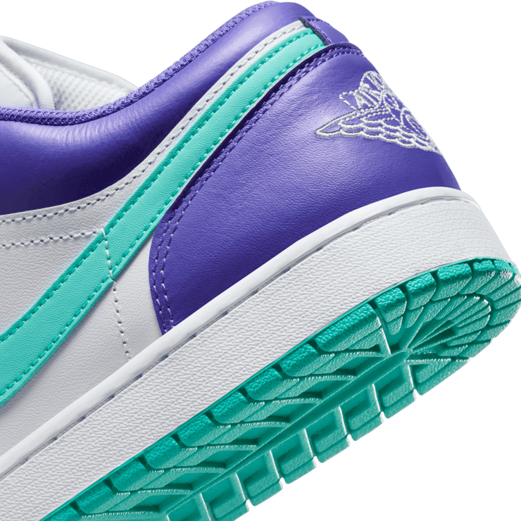 Air Jordan 1 Low Hornets Angle 5