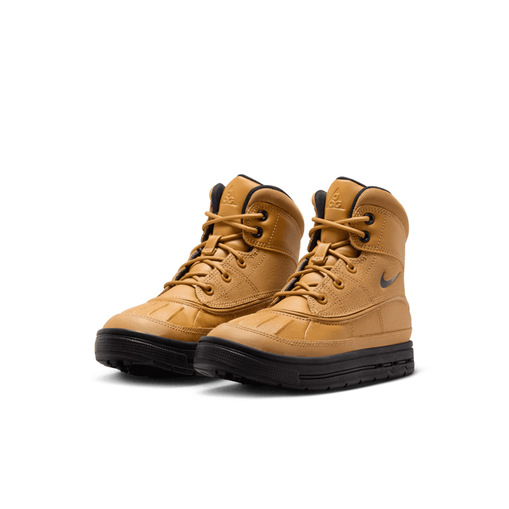 Nike Woodside 2 High Boots (PS) Angle 2