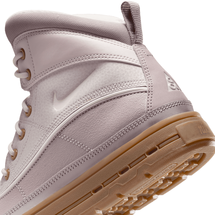 Nike Woodside 2 High Boots (GS) Angle 5