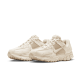【国内未発売】NIKE VOMERO 5 Sail Light Orewood Brown 送関込 Nike Women's Air Zoom Vomero 5 (Sail Light Orewood Brown