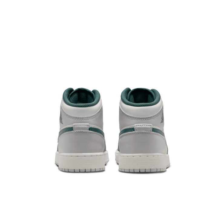 Air Jordan 1 Mid SE (GS) Angle 3