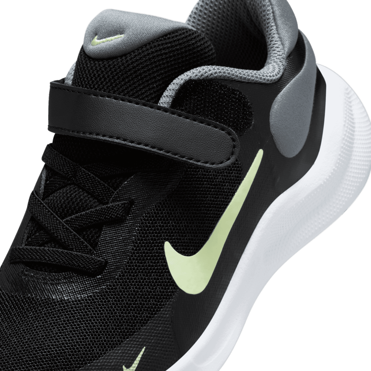 Nike Revolution 7 (PS) Angle 4
