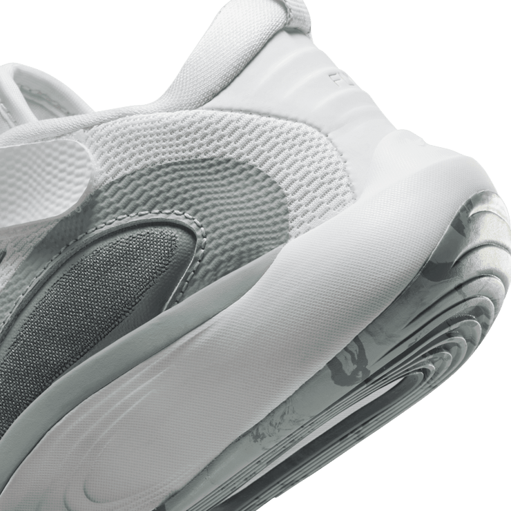 Nike IsoFly Basketball (PS) Angle 5