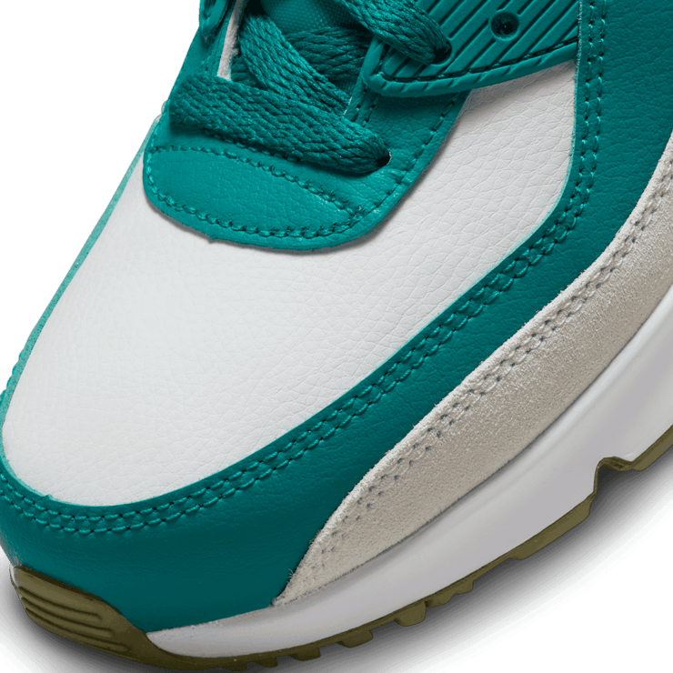 Nike Air Max 90 LTR Big â (GS) Angle 4