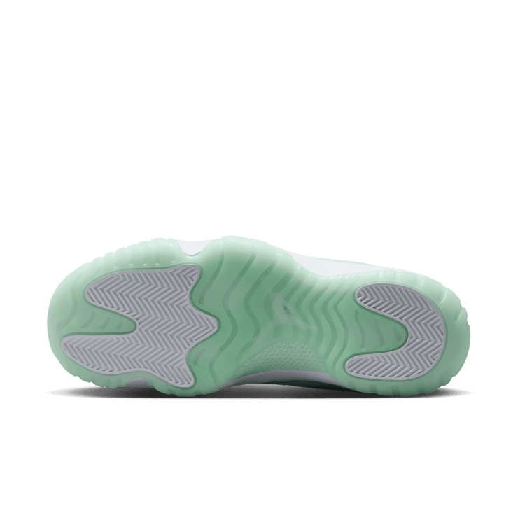 Air Jordan 11 Retro Low Igloo (W) Angle 5