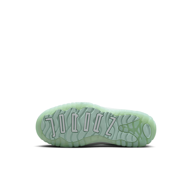 Air Jordan 11 Retro Low Igloo (PS) Angle 3