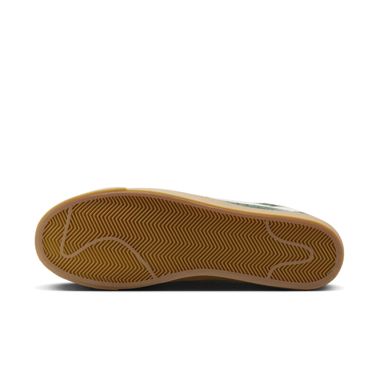 Nike Blazer Low Devin Booker Team Dark Green Angle 3