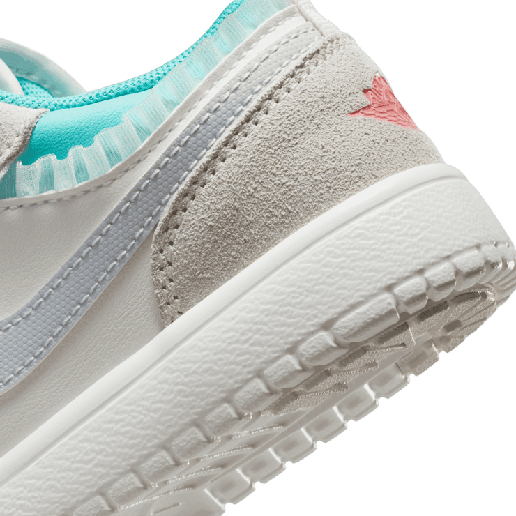 Air Jordan 1 Low Alt SE 'Sail Violet Dust' (PS) Angle 5