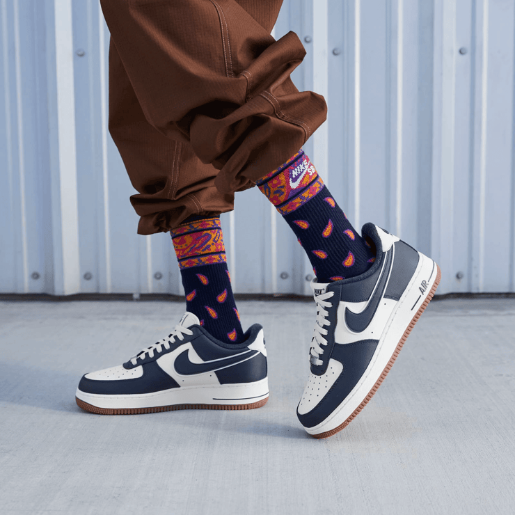 Nike Air Force 1 '07 LV8 Angle 7
