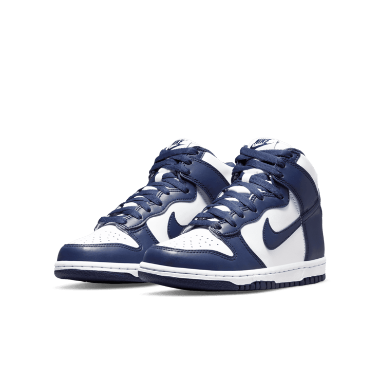 Nike Dunk High (GS) Angle 2