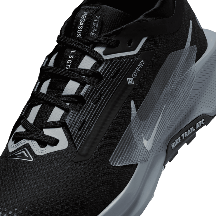 Nike Pegasus Trail 5 GORE-TEX 'Black Wolf Grey' Angle 4