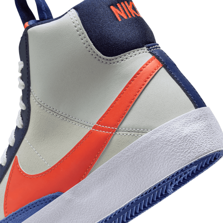 Nike Blazer Mid '77 SE (GS) Angle 5